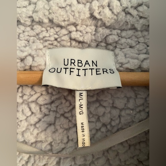 Urban Outfitters Sherpa Hooded Swing Coat Size M/L - Picture 3 of 7